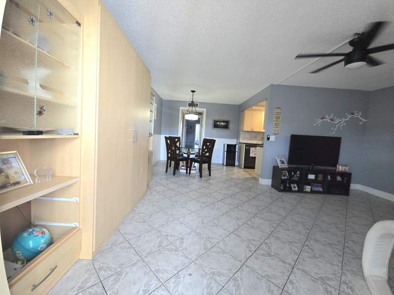 1 bedroom Condominium at 2010 Westbury F #2010, Westbury F Condo, Deerfield Beach — photo 2