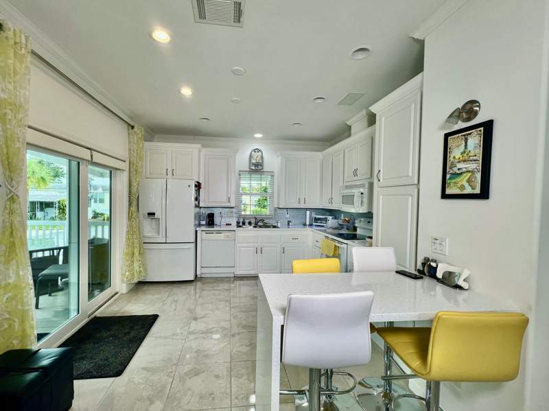 2 bedroom Condominium at 413 Hibiscus Drive, Pine Tree Park Co-Op, Deerfield Beach — photo 3