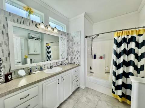 413 Hibiscus Drive, Deerfield Beach FL - photo 6 of 56