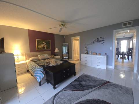 2010 Westbury F #2010, Deerfield Beach FL - photo 13 of 27