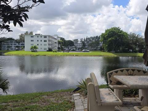 2010 Westbury F #2010, Deerfield Beach FL - photo 23 of 27