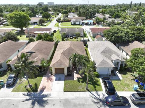 416 Circle Drive, Boynton Beach FL - photo 21 of 25