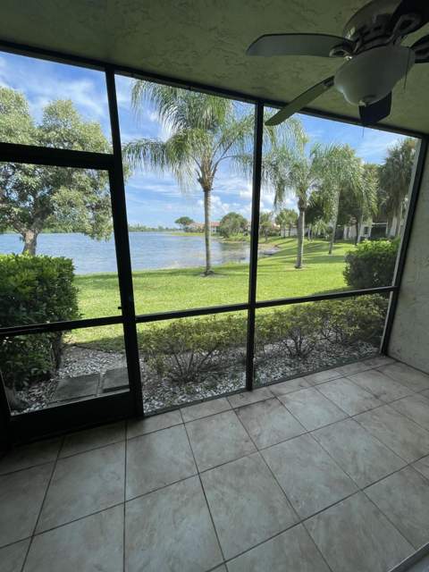 307 Liberty Court, Deerfield Beach FL - photo 21 of 27