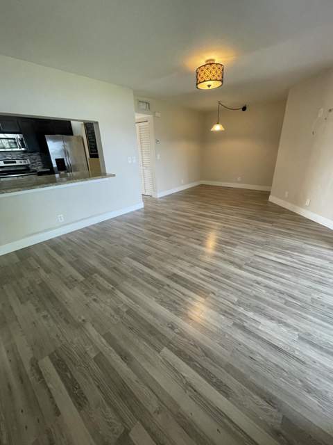307 Liberty Court, Deerfield Beach FL - photo 18 of 27
