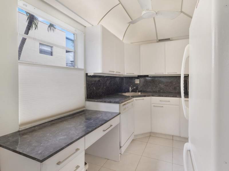 2 bedroom Condominium at 405 Burgundy I, Kings Point Burgundy Condos, Delray Beach — photo 4