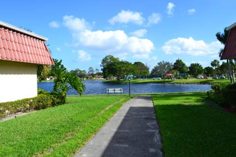 570 Laconia Circle, Lake Worth FL - photo 13 of 21