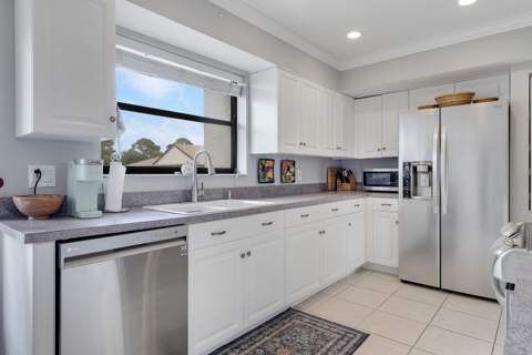 402 Wingfoot Drive #B, Jupiter FL - photo 9 of 28