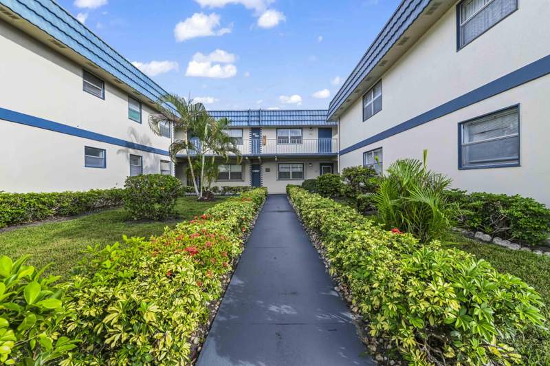 2 bedroom Condominium at 213 Brittany #E, Kings Point, Delray Beach — photo 2