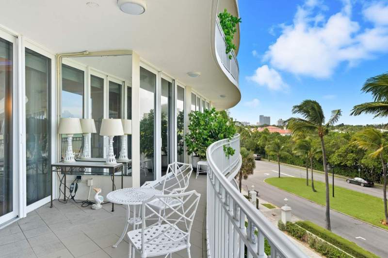 2 bedroom Condominium at 100 Royal Palm Way #F4, One Royal Palm Way Condo, Palm Beach — photo 4