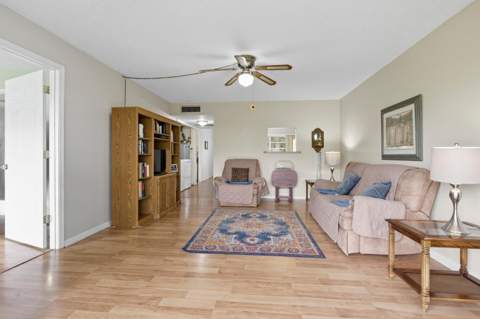 3075 Gardens East Drive #14, Palm Beach Gardens FL - photo 14 of 24