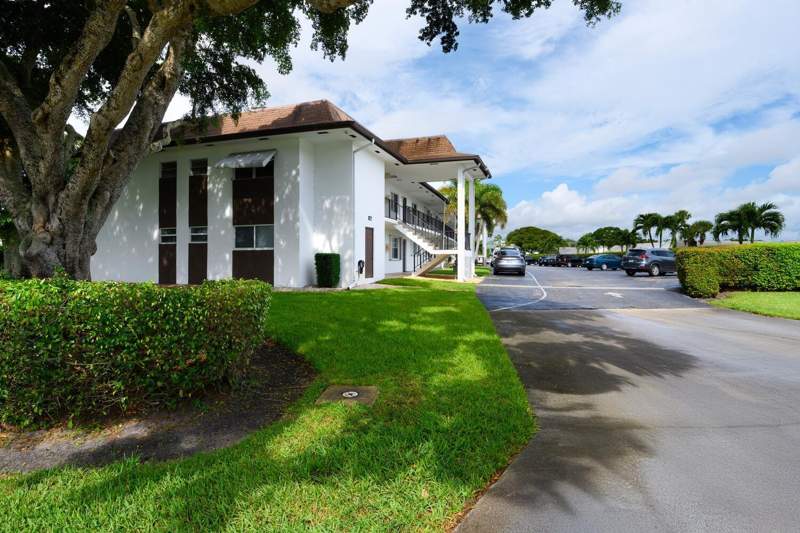 2 bedroom Condominium at 3075 Gardens East Drive #14, Royal Point Manor East Condo, Palm Beach Gardens — photo 3