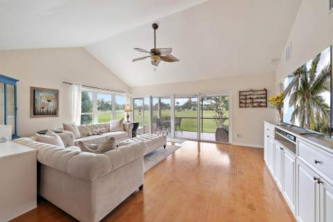 6642 S Pine Court, Palm Beach Gardens FL - photo 12 of 31