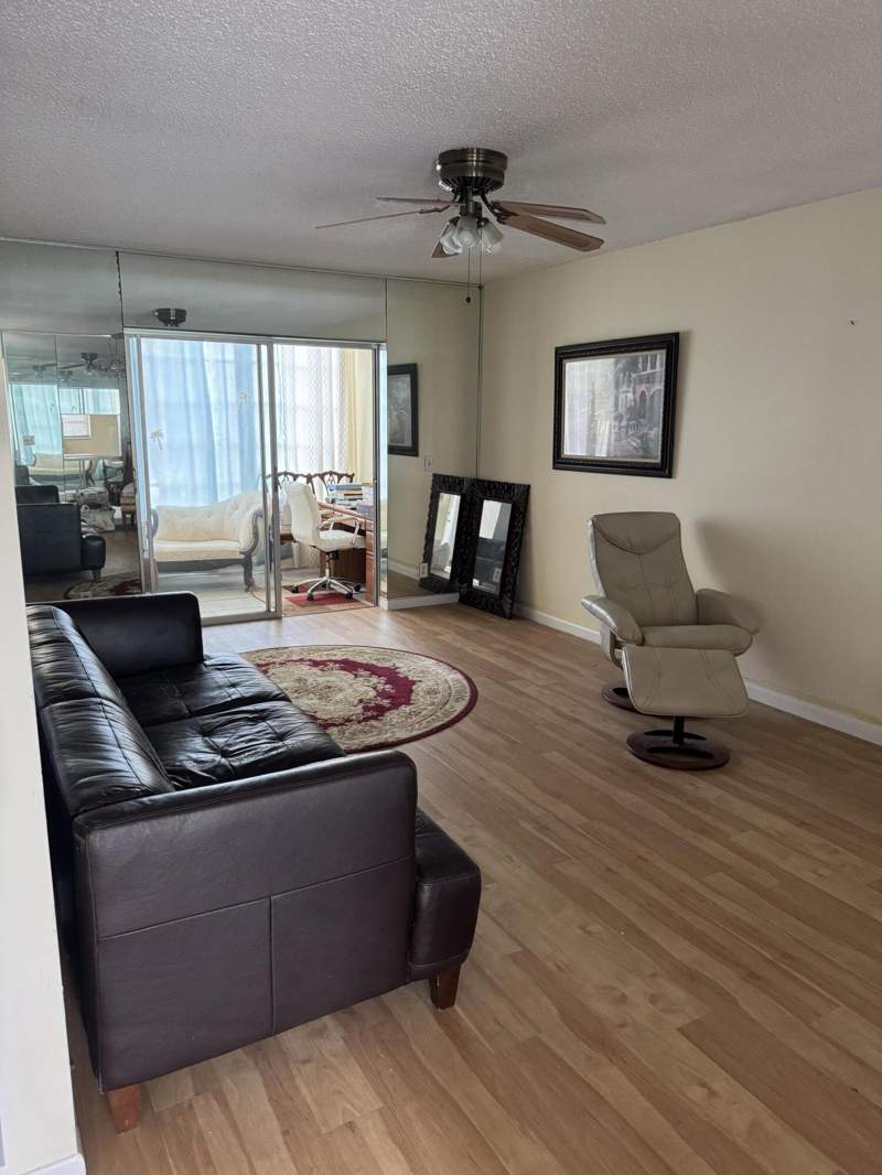 1 bedroom Condominium at 2515 NE 1st Court #215, Village Royale On The Green Condo, Boynton Beach — photo 4