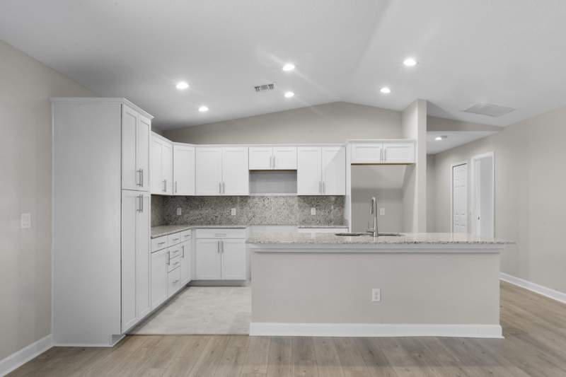 3 bedroom Single Family Residence at 35 Lagos Del Norte, Spanish Lakes Country Club Village, Fort Pierce — photo 4