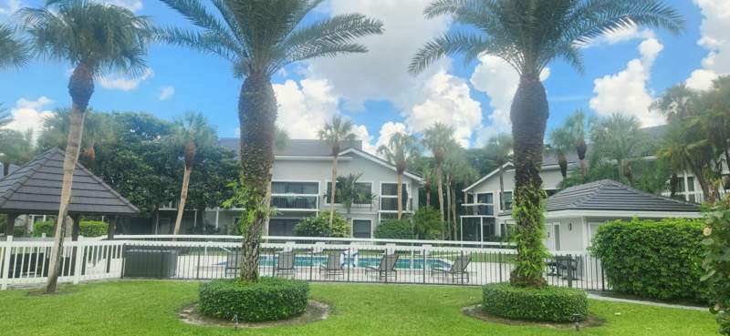 2 bedroom Condominium at 11863 Wimbledon Circle #416, Tennis Lodges No 1 Cond Decl Filed 4-2-79 Or3034P1180 & Amend 3091P694 & 3115P1534, Wellington — photo 5