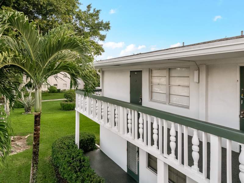 2 bedroom Condominium at 184 Oakridge L #184, Oakridge L Condo, Deerfield Beach — photo 2
