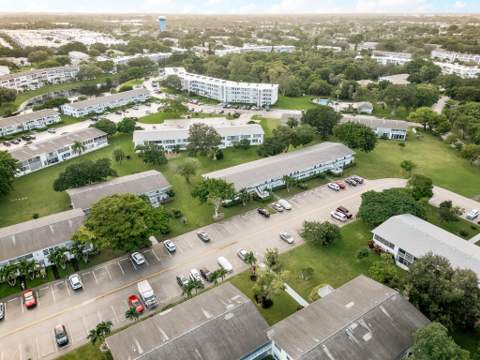 184 Oakridge L #184, Deerfield Beach FL - photo 23 of 55