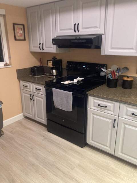 1600 SE Dixie Highway #13-204, Jensen Beach FL - photo 8 of 27