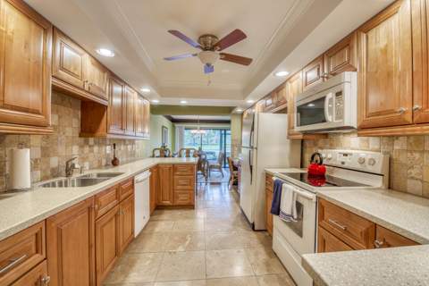 13793 Whispering Lakes Lane, Palm Beach Gardens FL - photo 16 of 47