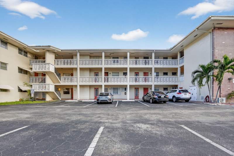 2 bedroom Condominium at 4770 NW 10th Court #104, Lake Park Gardens 4 Inc Condo, Plantation — photo 2