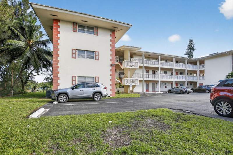 2 bedroom Condominium at 4770 NW 10th Court #104, Lake Park Gardens 4 Inc Condo, Plantation — photo 4