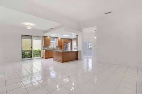 220 NW Bentley Circle, Port St. Lucie FL - photo 9 of 47