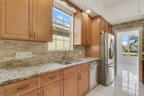 220 NW Bentley Circle, Port St. Lucie FL - photo 6 of 47
