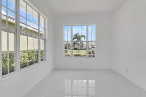 220 NW Bentley Circle, Port St. Lucie FL - photo 18 of 47