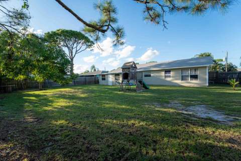 382 SE Evans Avenue, Port St. Lucie FL - photo 18 of 23