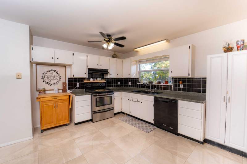 3 bedroom Single Family Residence at 382 SE Evans Avenue, Port St Lucie Sec 18, Port St. Lucie — photo 4