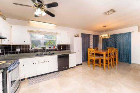 382 SE Evans Avenue, Port St. Lucie FL - photo 6 of 23