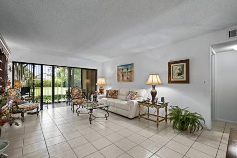 5153 Oak Hill Lane #512, Delray Beach FL - photo 9 of 42