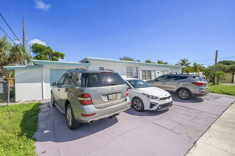 3 bedroom Single Family Residence at 721 N A Street, Hillcrest At L W, Lake Worth Beach — photo 3