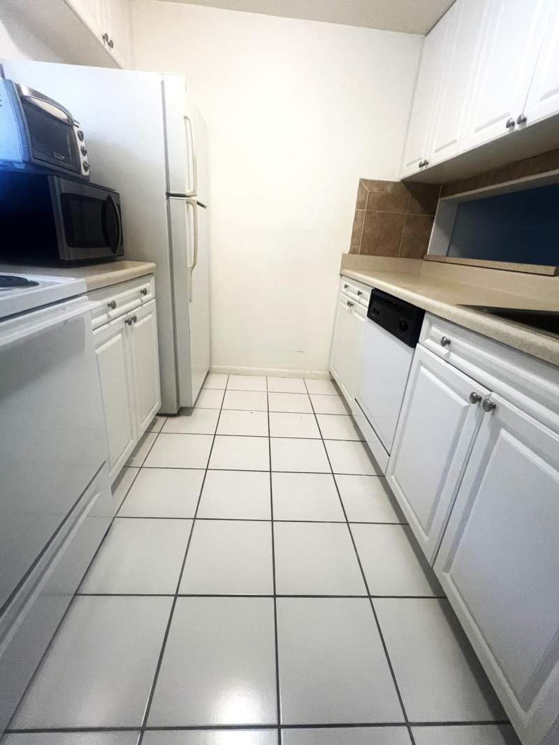 1 bedroom Condominium at 812 SW 9th Street Circle #103, Boca Terrace Condo Ph I And II Or261, Boca Raton — photo 4