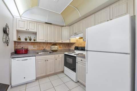 157 Flanders D, Delray Beach FL - photo 11 of 45