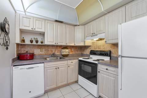 157 Flanders D, Delray Beach FL - photo 12 of 45