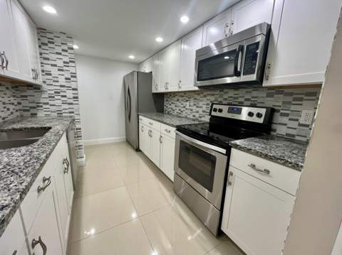 301 Croton Avenue #406, Lantana FL - photo 14 of 21