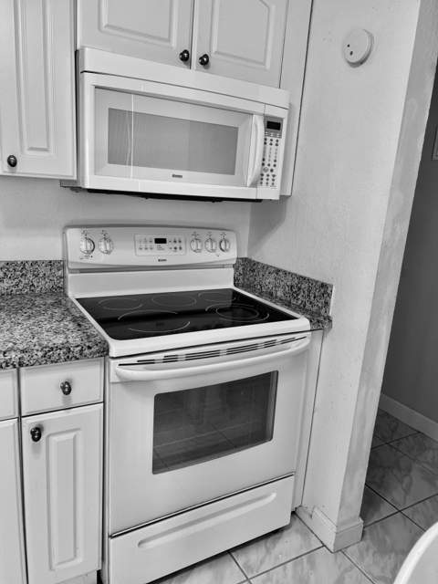 2161 NE 1st Court #102, Boynton Beach FL - photo 8 of 45