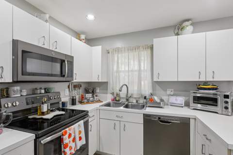 2837 NW 99th Terrace, Sunrise FL - photo 11 of 39