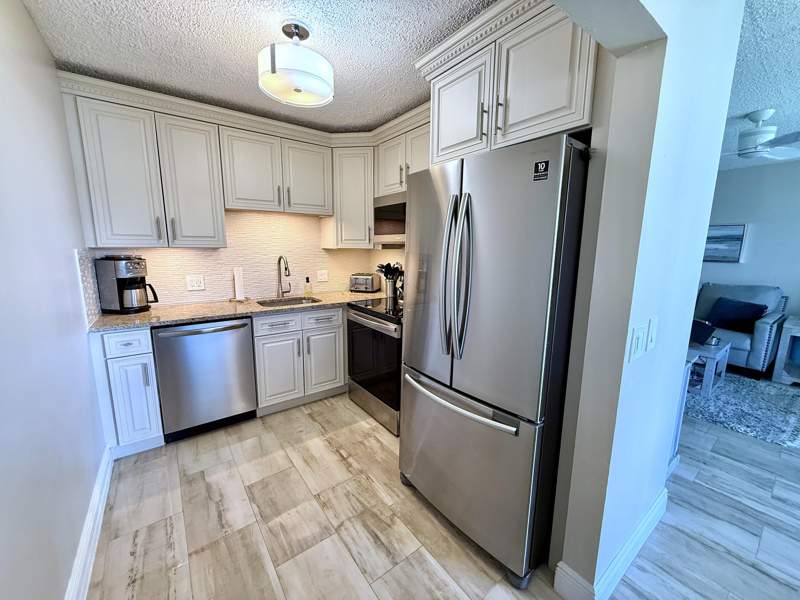 2 bedroom Condominium at 359 Oakridge T, Century Village, Deerfield Beach — photo 3