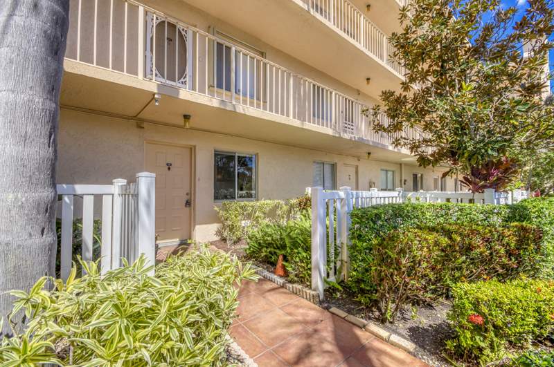 2 bedroom Condominium at 6865 Huntington Lane #105, Huntington Lakes, Delray Beach — photo 4