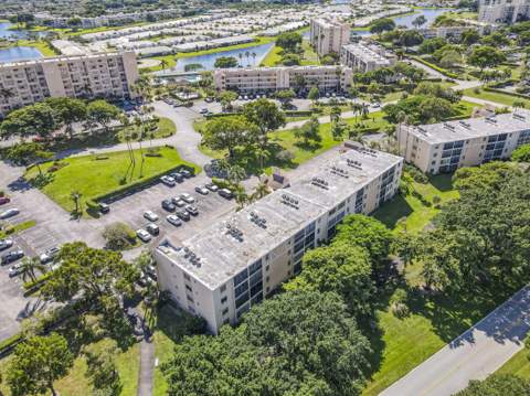 6865 Huntington Lane #105, Delray Beach FL - photo 21 of 39