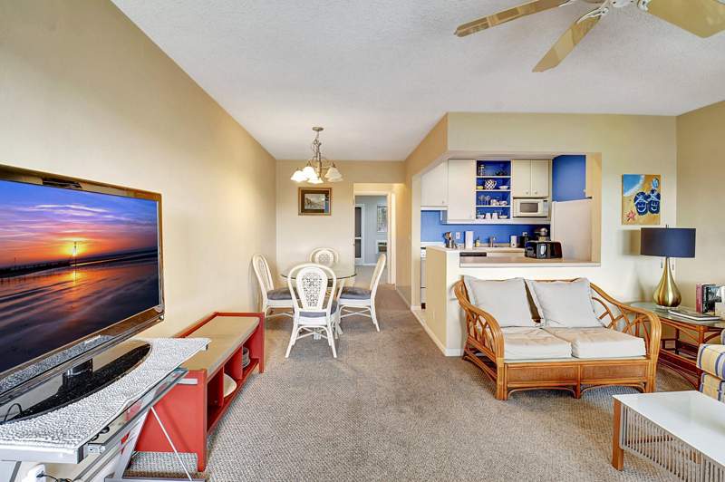 1 bedroom Stock Cooperative at 2430 S Federal Highway #0150, Twenty Four Thirty Corp Of Hampshire Gard, Boynton Beach — photo 5