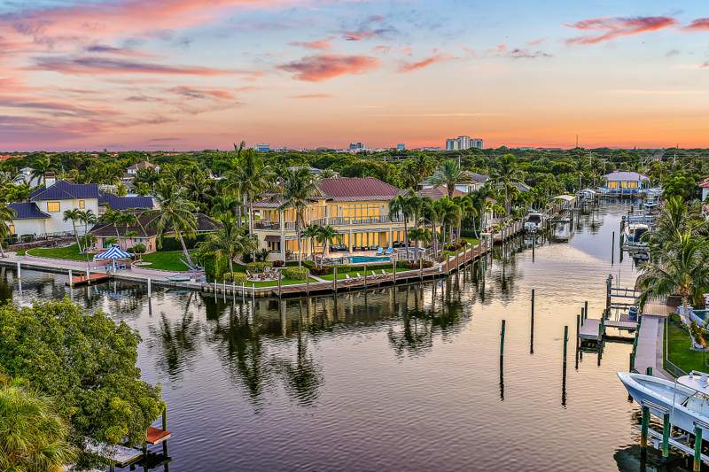 5 bedroom Single Family Residence at 2365 Azure Circle, Maheu Estates, Palm Beach Gardens — photo 2
