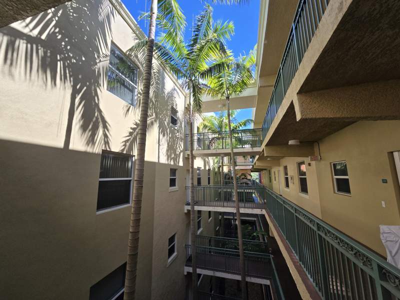 2 bedroom Condominium at 1640 Presidential Way #403, Park Place Condo, West Palm Beach — photo 5