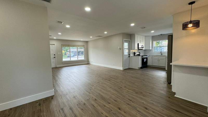 3 bedroom Single Family Residence at 2008 NW 10th Avenue, Hillmont Middle River Vista, Fort Lauderdale — photo 3