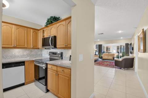 1141 Violet Terrace #202, Delray Beach FL - photo 13 of 46