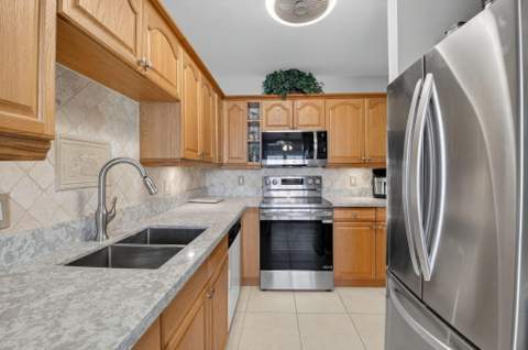 1141 Violet Terrace #202, Delray Beach FL - photo 10 of 46