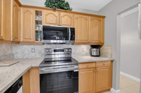 1141 Violet Terrace #202, Delray Beach FL - photo 14 of 46