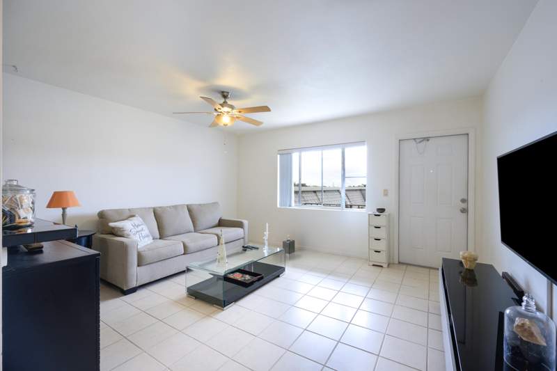 1 bedroom Condominium at 3402 Cynthia Lane #208, Murry Hills Apt Bldg Condo, Lake Worth Beach — photo 2